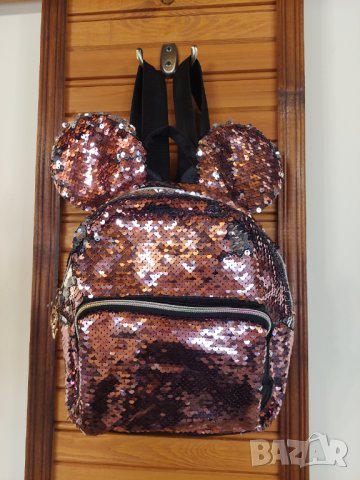 Много сладка дамска розова раничка кожа и пайети, с ушички