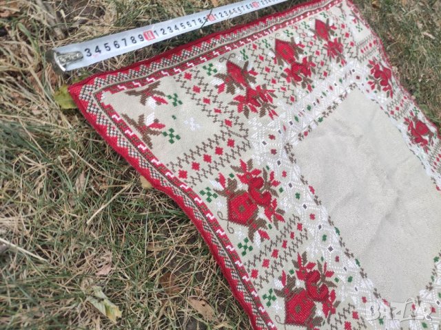 Продавам малки покривки с шевица ,бродерия, снимка 6 - Антикварни и старинни предмети - 41741660