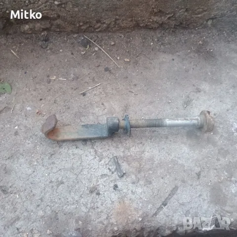 Държач - Винт Резервна Гума За Ситроен Ксара 1998г / Citroen Xsara 1998y, снимка 2 - Части - 47542106