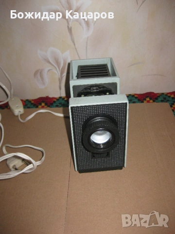 Стар диапроектор Екран, поизведен в СССР. Цена- 14 евро. Пращам по Еконт., снимка 2 - Антикварни и старинни предмети - 53730901