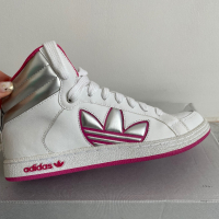 Adidas Оригинални Дамски кецове, снимка 10 - Кецове - 44601040
