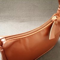 Кожена малка дамска чанта за рамо в кафяв цвят, снимка 4 - Чанти - 41771597