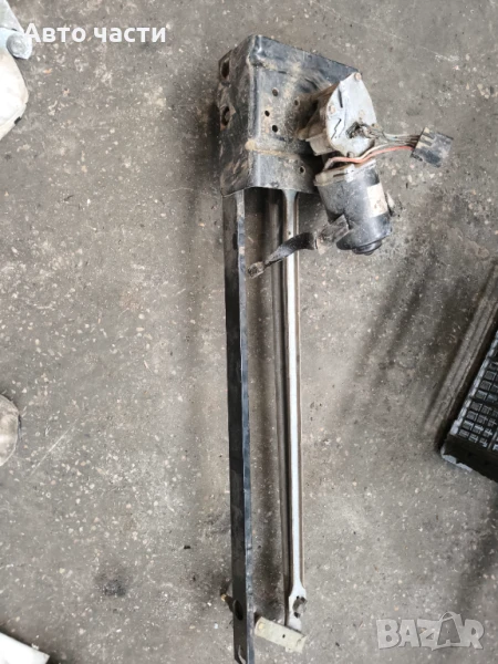 Механизъм и моторче за чистачки за Рено трафик , снимка 1