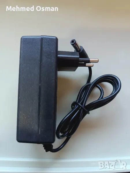 зарядно за лодки и др.  8.4v 2a , снимка 1