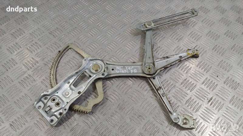 Стъклоповдигач Mercedes ML W163 2001г.(преден десен)	, снимка 1