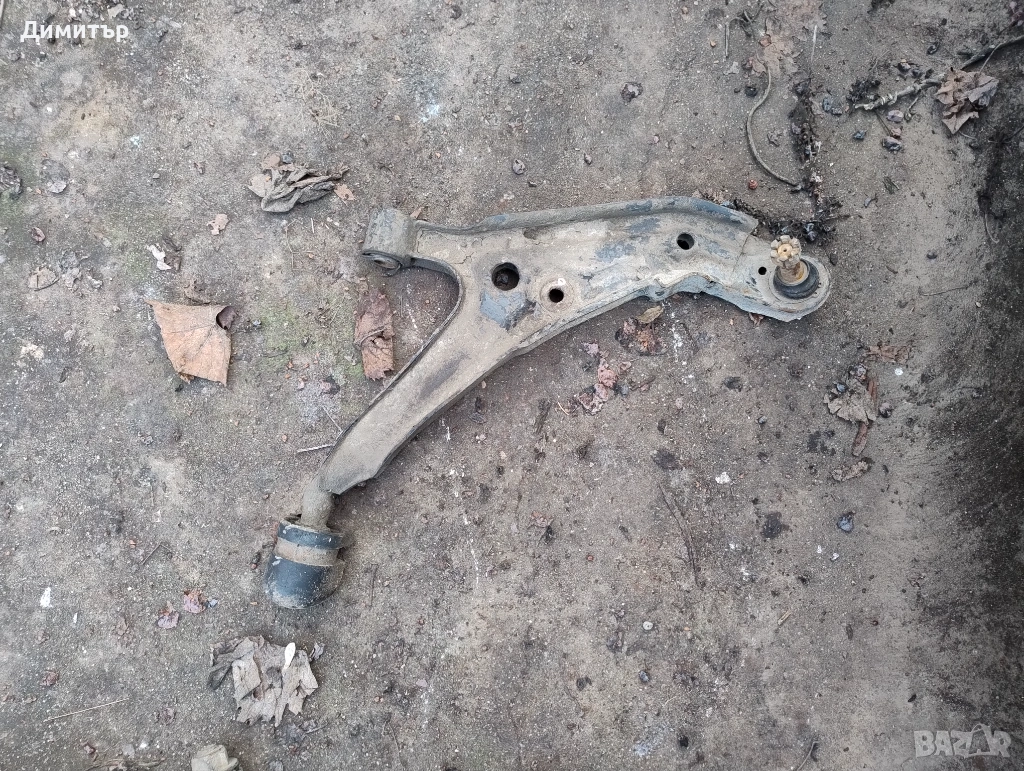 Носач Десен За Нисан Примера 1.6 16В 1991г / Nissan Primera 1.6 16V 1991y, снимка 1