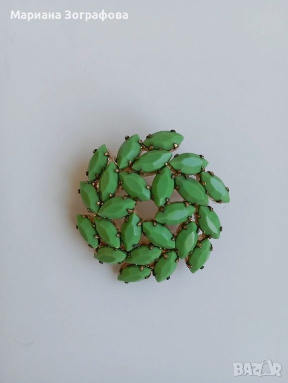 Старинни брошки 7 бр., - Сребърни обеци и медальони 1970-80, Пръстени с чешки камъни "Оптима" 80 г., снимка 1