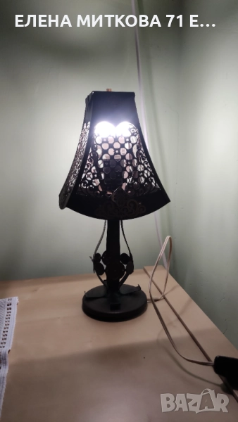 Старинна настолна лампа от метал с орнаменти, снимка 1