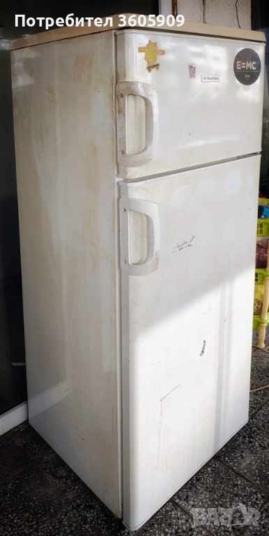 Продавам отлично работещ стар хладилник Electrolux, снимка 1