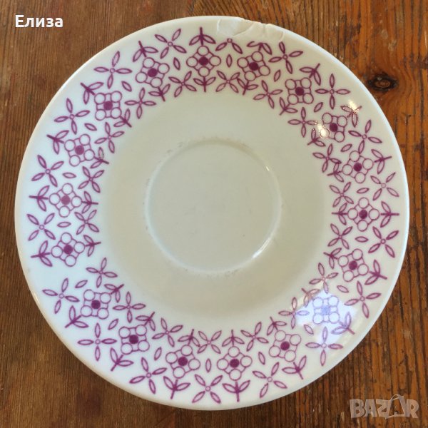 1бр. малка порцеланова чинийка Китка счупена, снимка 1