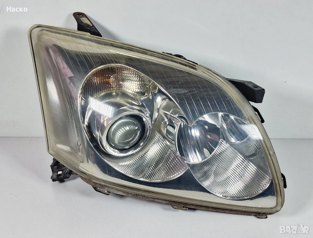 Десен Фар Toyota Avensis T25 Тойота Авенсис 2003-2008, снимка 1