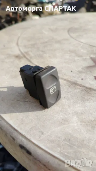 Land Rover FREELANDER Mk1 Превключвател за задната врата на задното стъкло YUF101540LNF, снимка 1