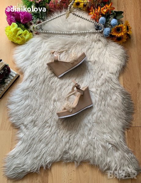 Нови лачени бежови сандали с перли, снимка 1