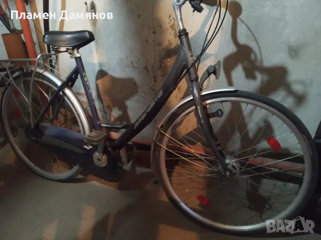 Продавам дамски холандски велосипед