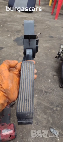 Потенциометър педал газ A 203 300 01 04 Mercedes C220 W203 - 90лв