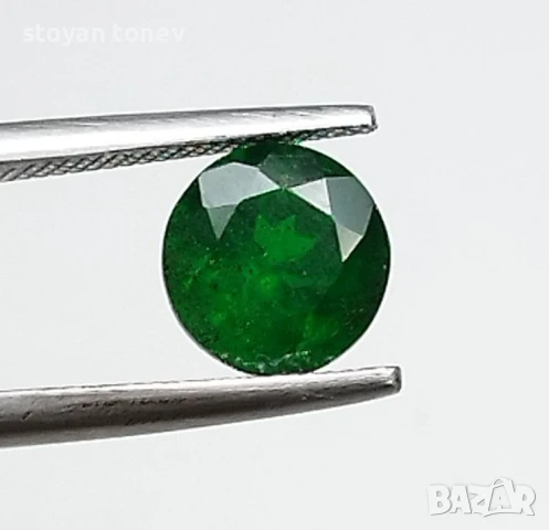 Цаворит в наситено зелен цвят и рядко срещана форма 1.53кт.! Нов, снимка 2 - Други - 50350615