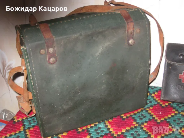 Стари санитарна чанта и аптечки. Цена 55 лева, общо. Пращам по Еконт., снимка 8 - Антикварни и старинни предмети - 49689732