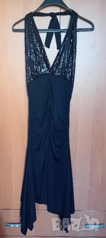 Асиметрична рокля с пайети 