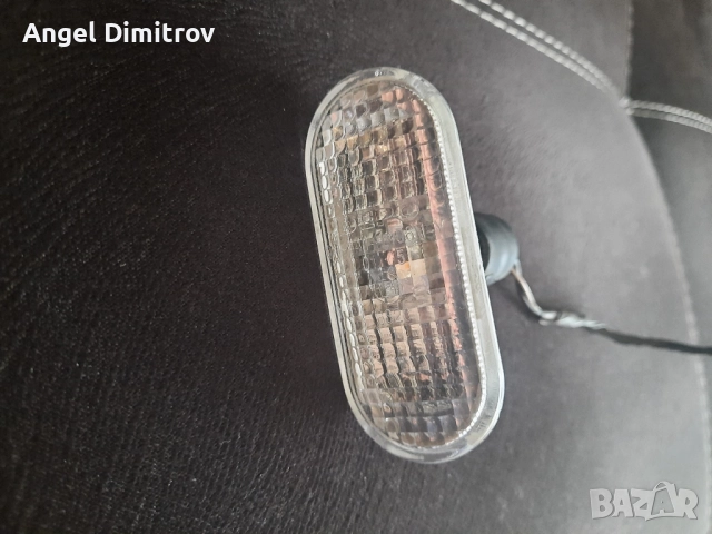 Продавам мигач за калник за Пасат-96-2000 г. -б- 5 и Голф  4