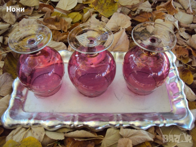 6 броя стари цветни стъклени чаши от калиево стъкло
