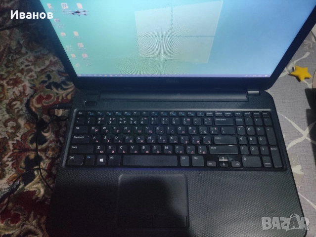 лаптоп Dell с зарядно 