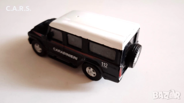 IVECO MASSiF 4X4 CARABiNiERI MONDO-MOTORS 1:43, снимка 2 - Колекции - 53680288