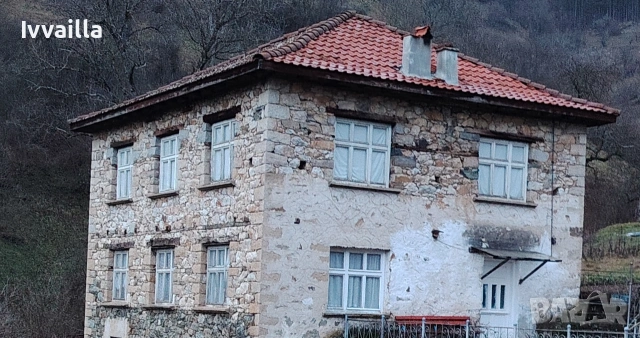 Къща на два етажа , снимка 2 - Къщи - 53657846