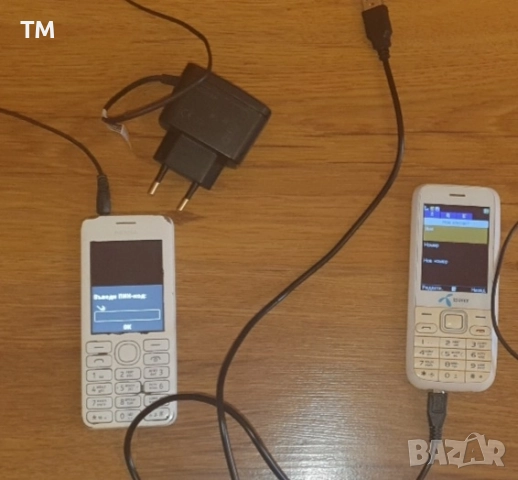 Работещи телефони, стари модели и различни зарядни устройства