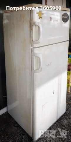Продавам отлично работещ стар хладилник Electrolux