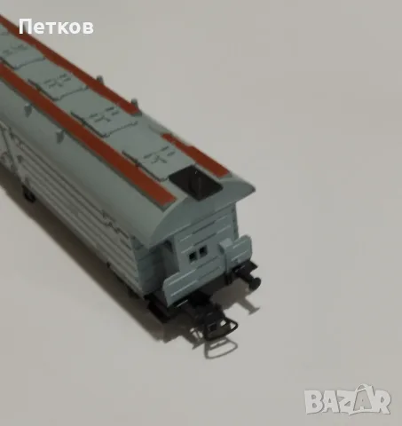 Четириосен хладилен вагон Piko мащаб H0, снимка 4 - Колекции - 55743328