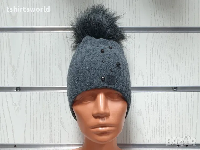 Нова зимна дамска шапка с камъчета в сив цвят с пух/помпон, снимка 6 - Шапки - 47928050