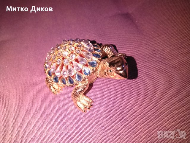 Костенурка- лукс кутия за бижута от метал инкрустирана с камъни 70х55мм и Н-30мм нова