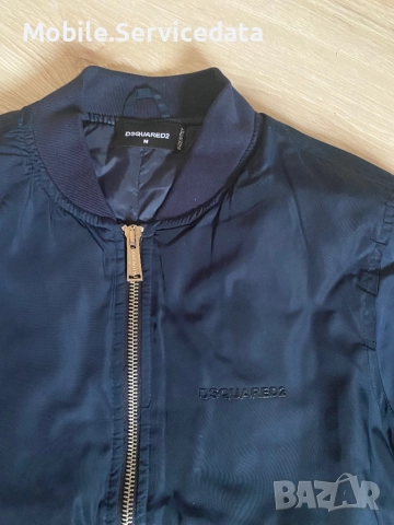 Оригинален Dsquared2 бомбер в размер М в перфектно състояние, снимка 2 - Спортни дрехи, екипи - 52468050