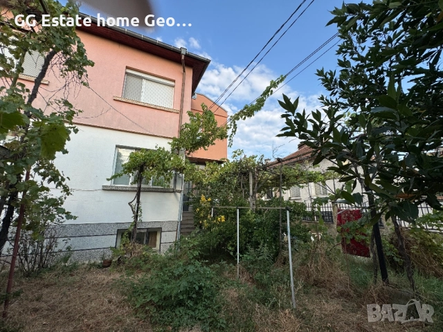 Продава етаж от къща гр.Казанлък