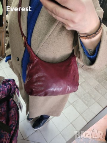 Малка чанта в бордо с регулираща дръжка, снимка 4 - Чанти - 39904466
