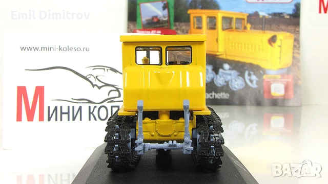 Моделче на трактор ДТ-54 в мащаб 1:43, снимка 3 - Колекции - 52999053