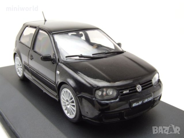 VW Golf 4 R32 2003 - мащаб 1:43 на Solido моделът е нов в PVC дисплей-кейс, снимка 7 - Колекции - 44474866