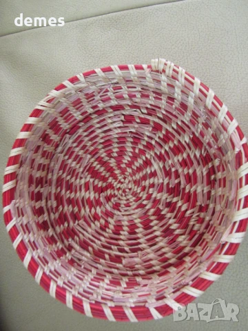 Ръчно плетена декоративна кошничка с капак от рафия, Етиопия, снимка 2 - Декорация за дома - 51077019