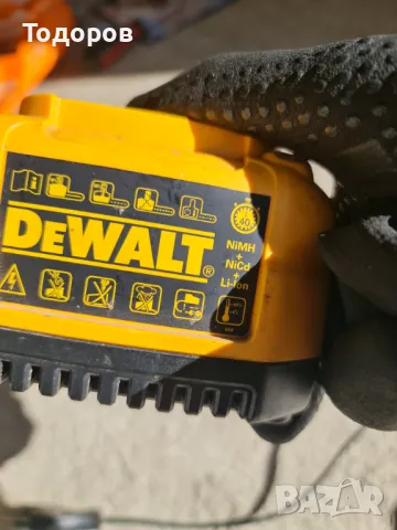 Зарядно устройство DeWALT DE9135, снимка 2 - Други инструменти - 47651963
