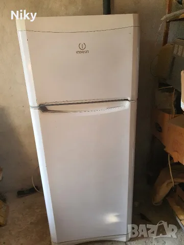 Хладилник Indesit , снимка 4 - Хладилници - 56278930