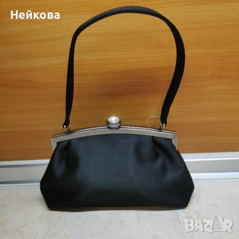 Accessorize малка черна  чанта тип кклъч  , снимка 2 - Чанти - 44305293