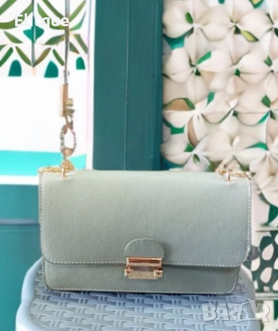 Малка дамска кожена чанта за през рамо, снимка 4 - Чанти - 52864284