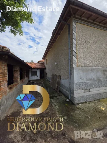 Двуетажна къща в село Партизанин, обл. Стара Загора, снимка 4 - Къщи - 56070068