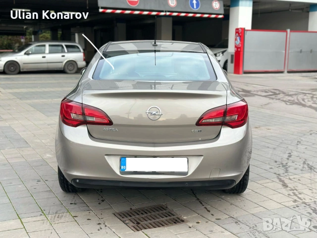 Opel Astra J ТОП!, снимка 5 - Автомобили и джипове - 53810146