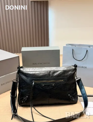 Balenciaga Дамска чанта, кожа, снимка 2 - Чанти - 56018622