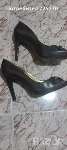 Продавам елегантни обувки на GUESS. , снимка 5 - Дамски обувки на ток - 51706381