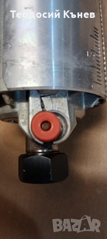 Челна фреза Makita RT0700C, снимка 5 - Други инструменти - 51684489