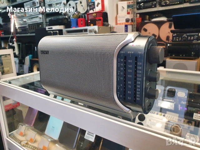 Радио SONY ICF-704S Silver В отлично техническо и визуално състояние., снимка 4 - Радиокасетофони, транзистори - 47337737