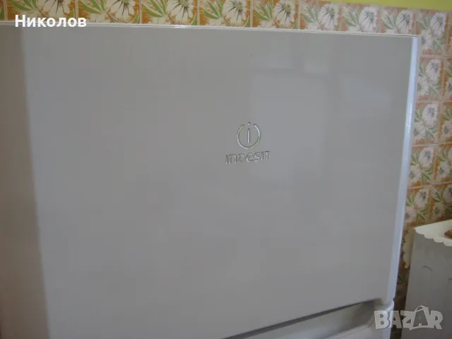 ХЛАДИЛНИК INDESIT TIAA 10 V.1 с горна камера, снимка 3 - Хладилници - 55755032
