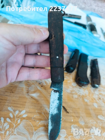 много стар войнишки нож 